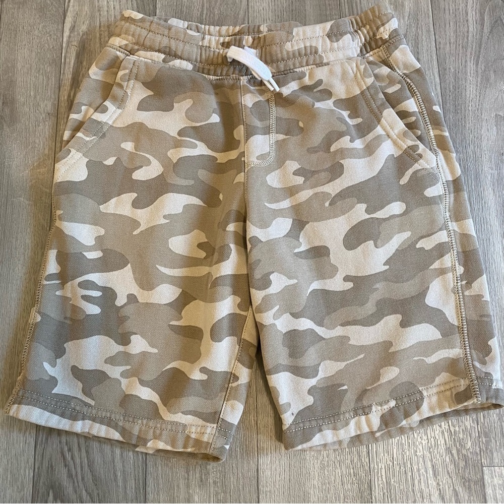 Old Navy Youth Boy’s Stretch Athletic Camo Shorts L Brown Camo